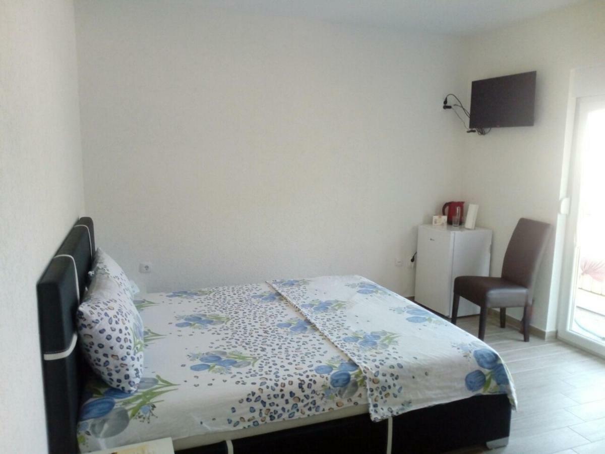 Apartments Pravica 特雷比涅 外观 照片